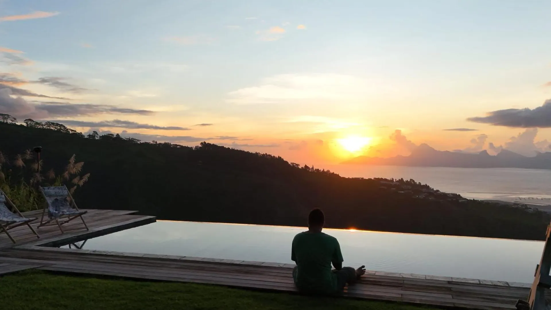 Moorea Horizon Studio With Panoramic View And Pool Papeete  Holiday home Papeete (Tahiti)